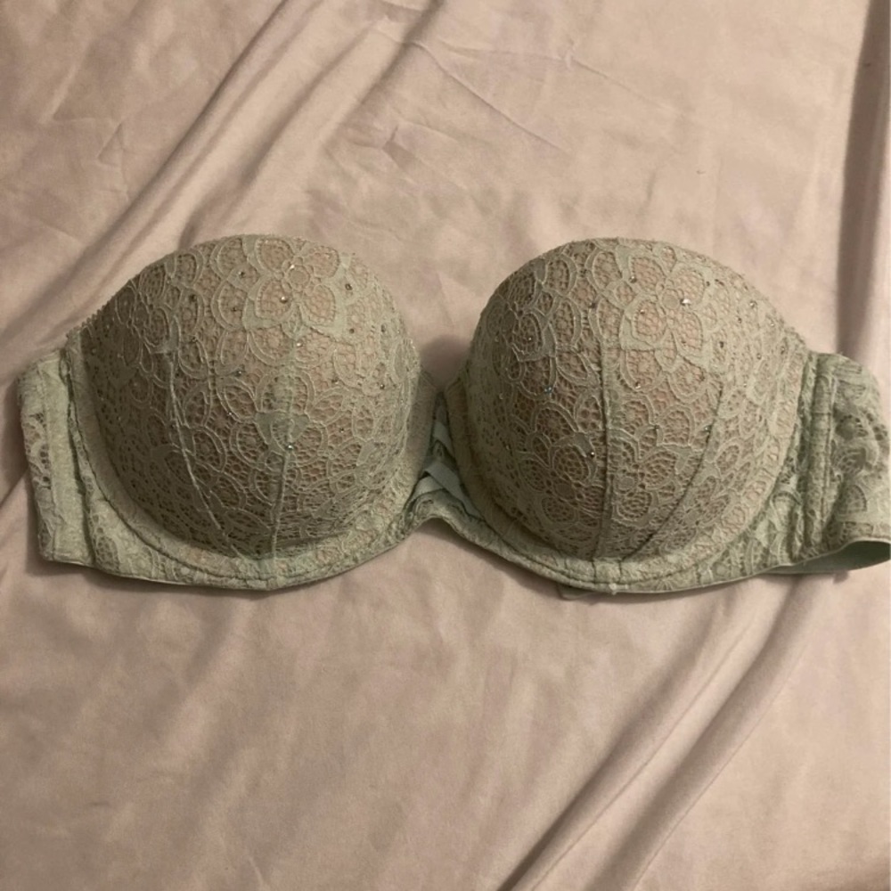 32DD VS Strapless Bra